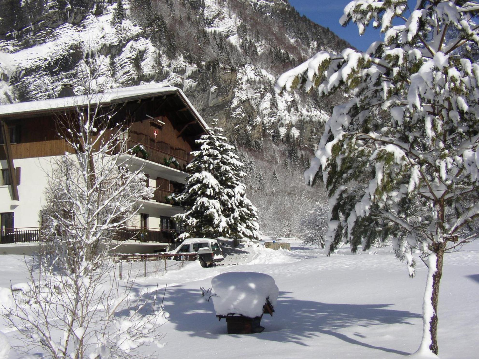 Hotel Et Centre De Vacances Le Choucas Sixt-Fer-a-Cheval Exterior photo