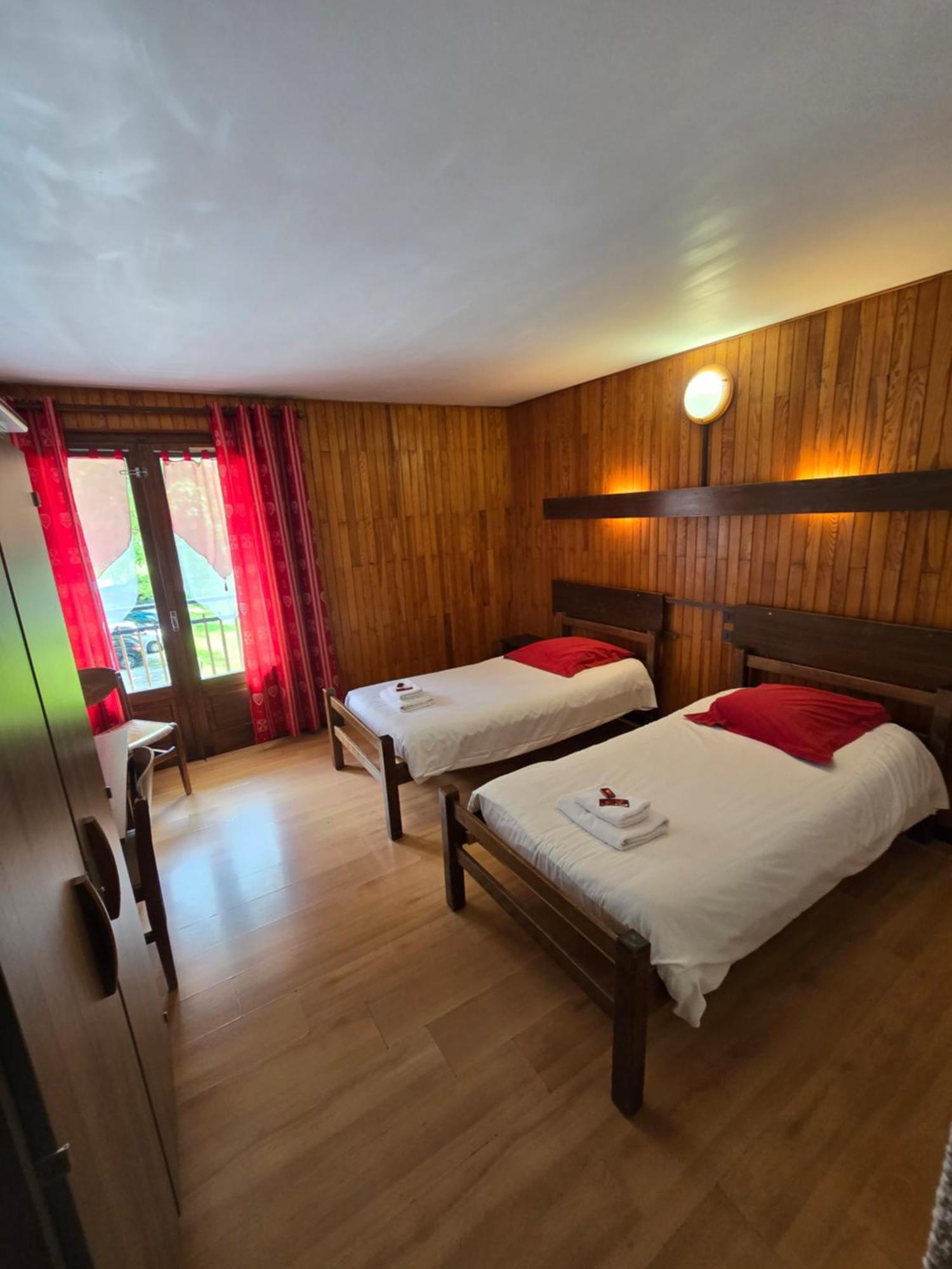 Hotel Et Centre De Vacances Le Choucas Sixt-Fer-a-Cheval Exterior photo
